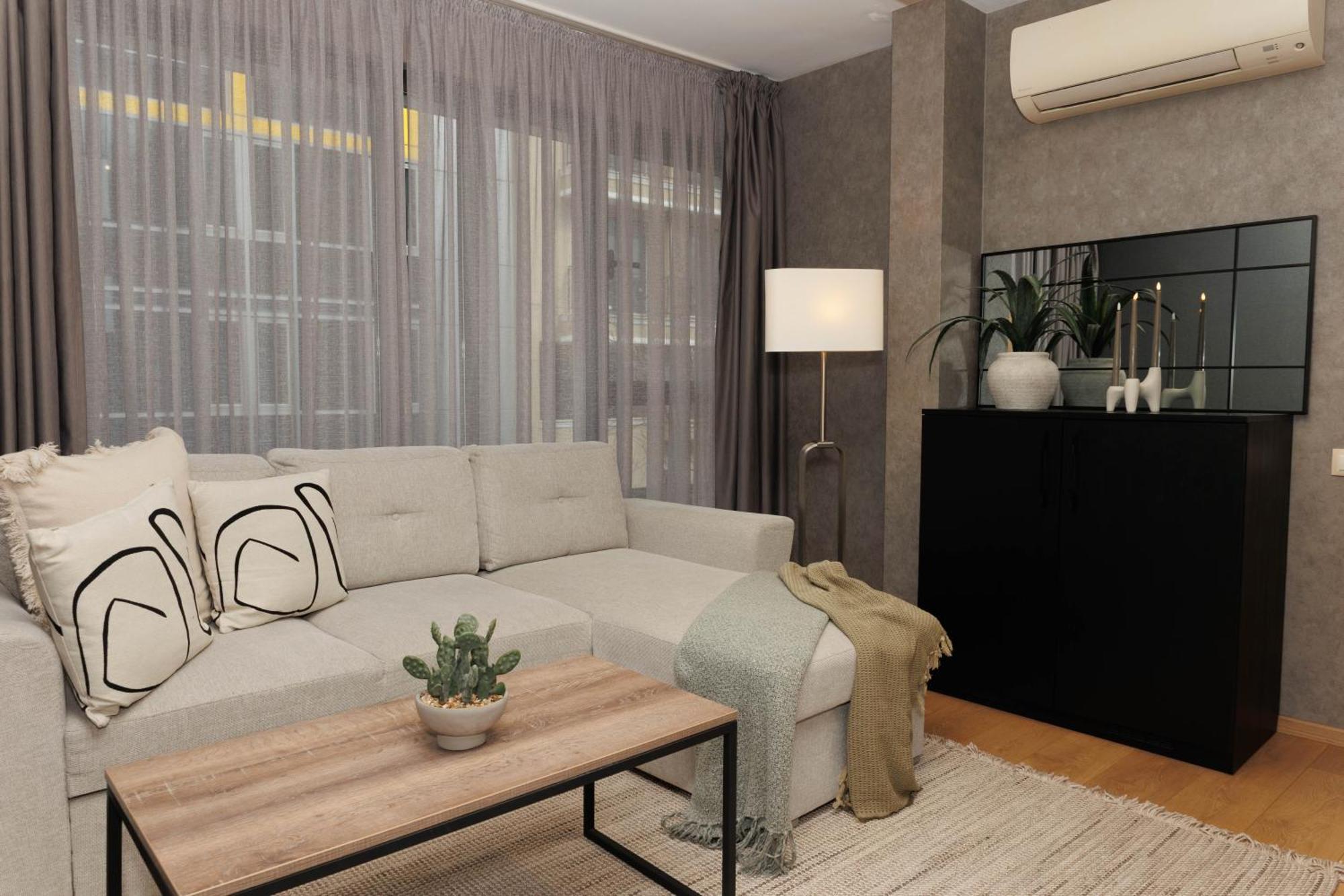 City Center Apartments With Parking Plovdiv Buitenkant foto